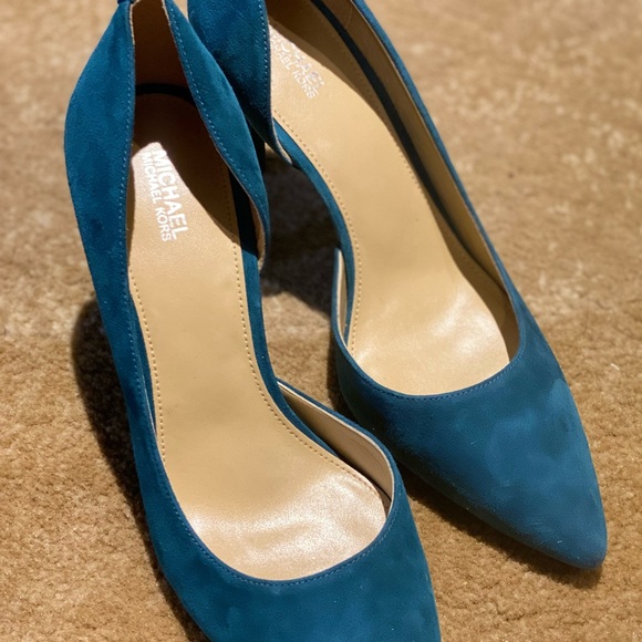Michael Kor’s NWT  Women Dorothy Flex D'Orsay Suede Pump, Luxe Teal (8.5 - Picture 12 of 14
